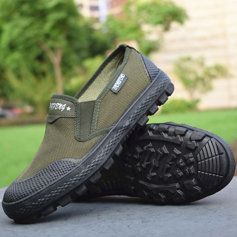 Zhengfeng Liberation Shoes, Slip-On Shoes for Men, Non-Slip Work Shoes, Labor Protection Shoes for Construction Sites, Wear-Resistant Low-Top Army Green Rubber Shoes, Military Style