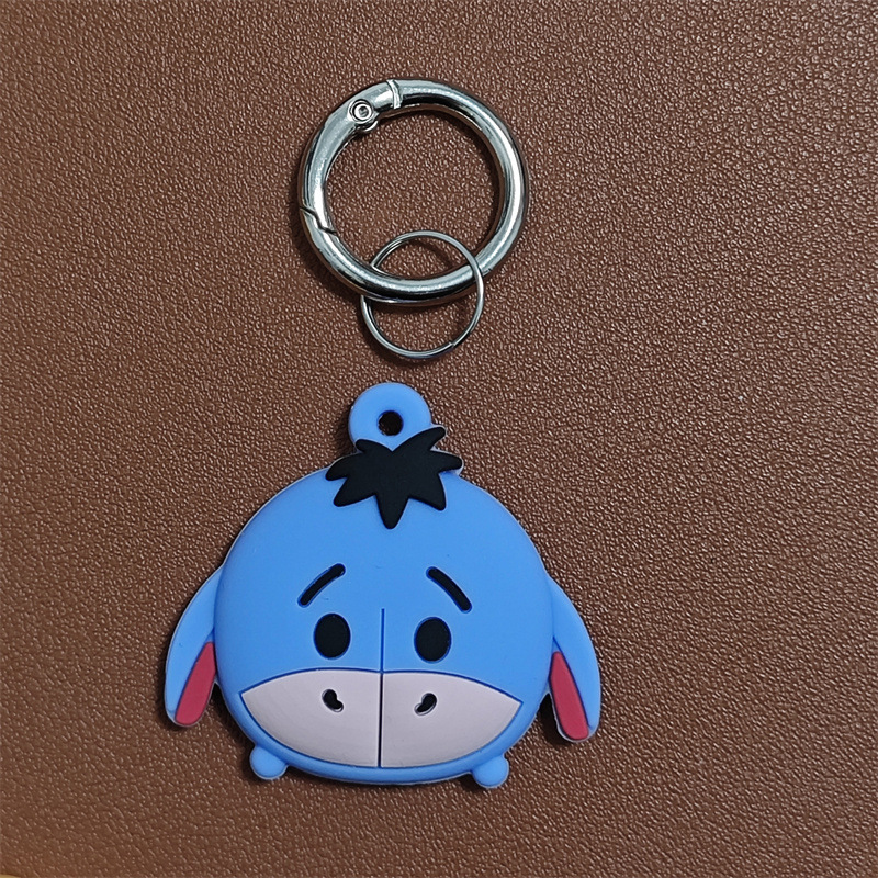 かわいいスプリングはリンゴのairtagsの保護カバーを掛けます。|undefined