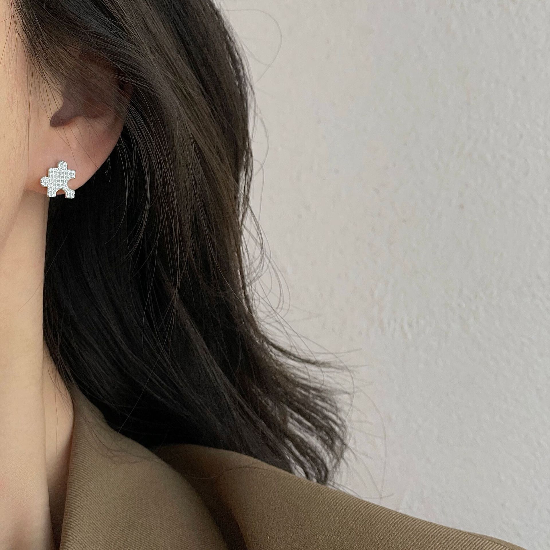 Not too late s925 Sterling Silver Jigsaw puzzle Ear Studs Refinement Diamond Wild section Silver jewelry Fashionable temperament 8891