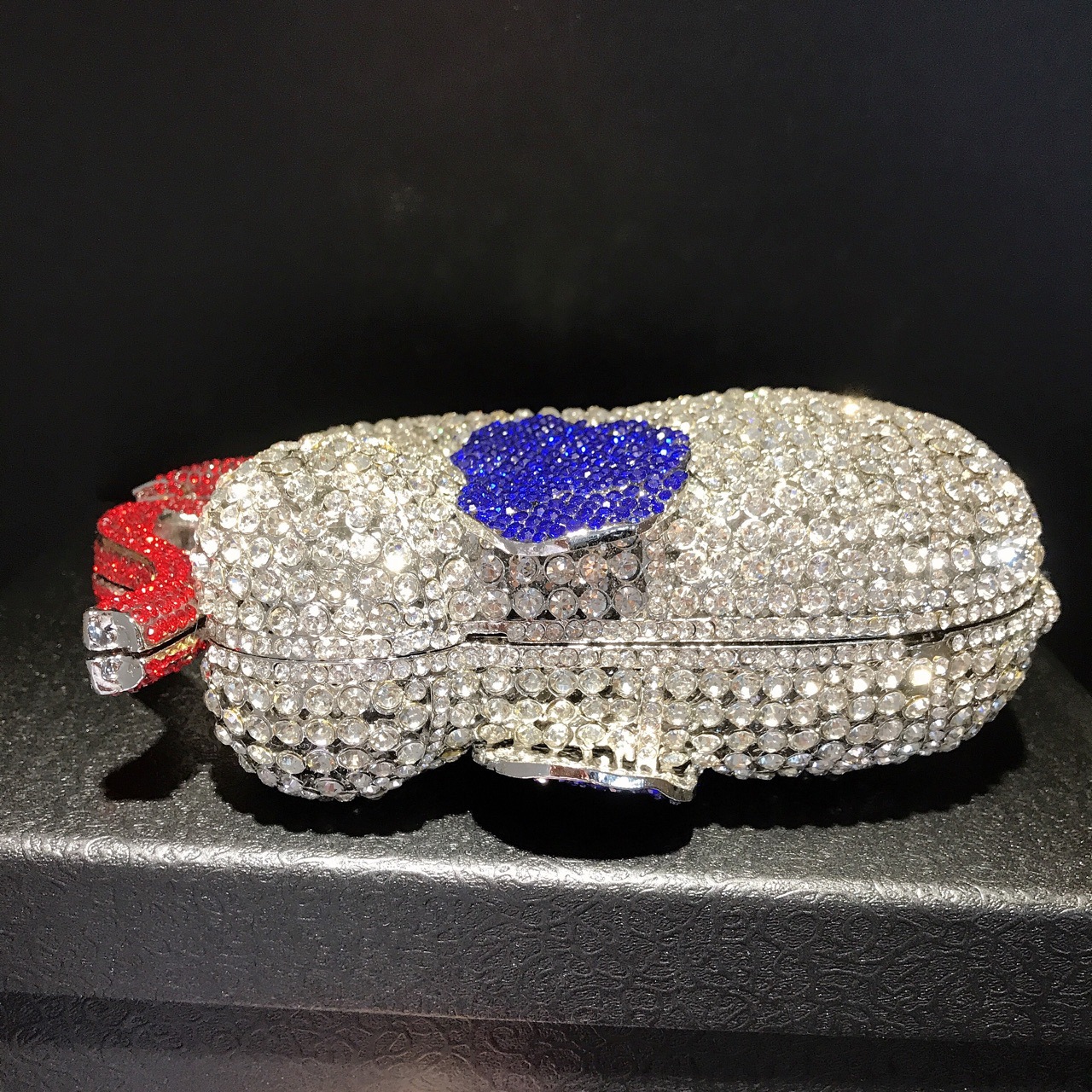 Túi clutch dạ hội hình voi 3D đính đá pha lê phong cách Âu Mỹ — kim cương vàng trên nền vàng