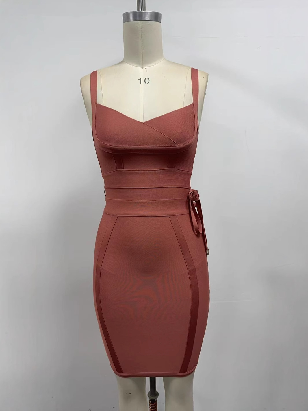 欧米の包帯のワンピースの新型の淑女はベルトのスカートを結びます。