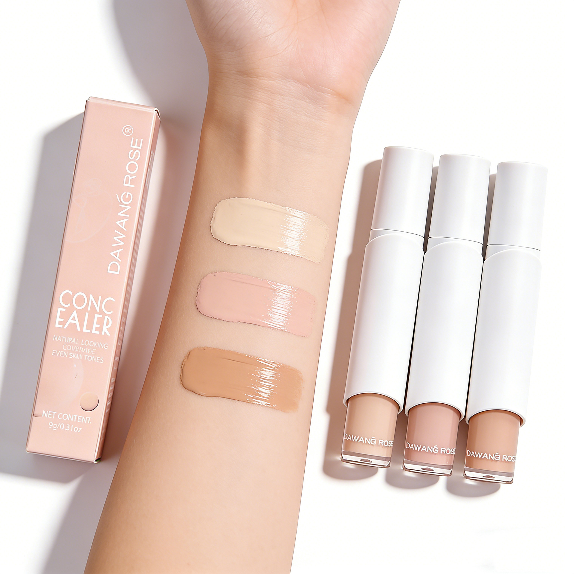 Langdurige, veegvaste concealer die wallen en neuslippenplooien camoufleert en de huidtint verheldert. Make-up set_voghion.com