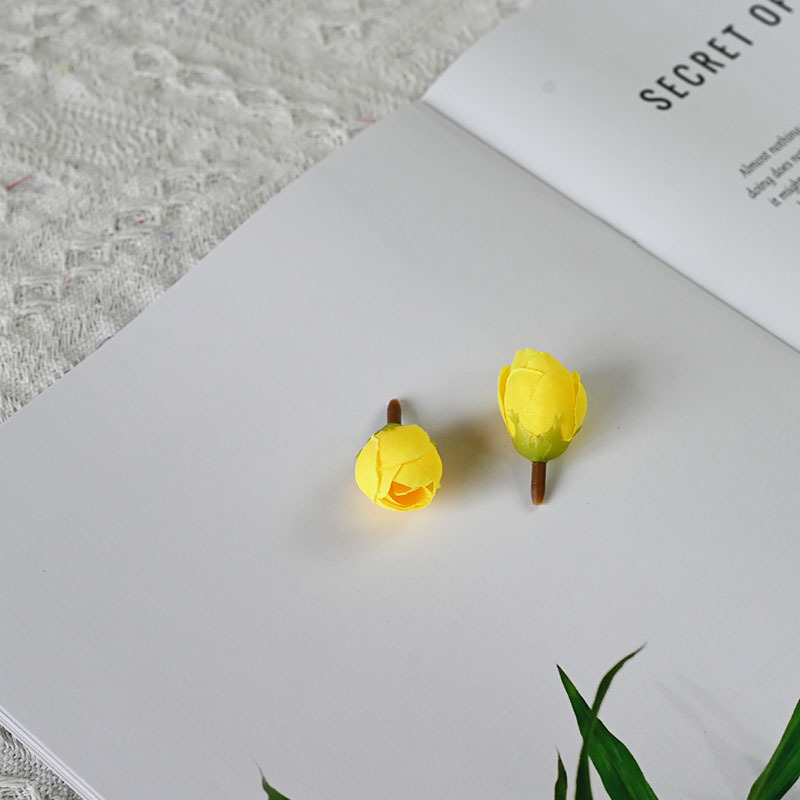 Simulación mini pulgar brotes de rosas brotes de estrellas hechos a mano DIY guirlanda caja de dulces flor de pecho decoración de boda flores de seda