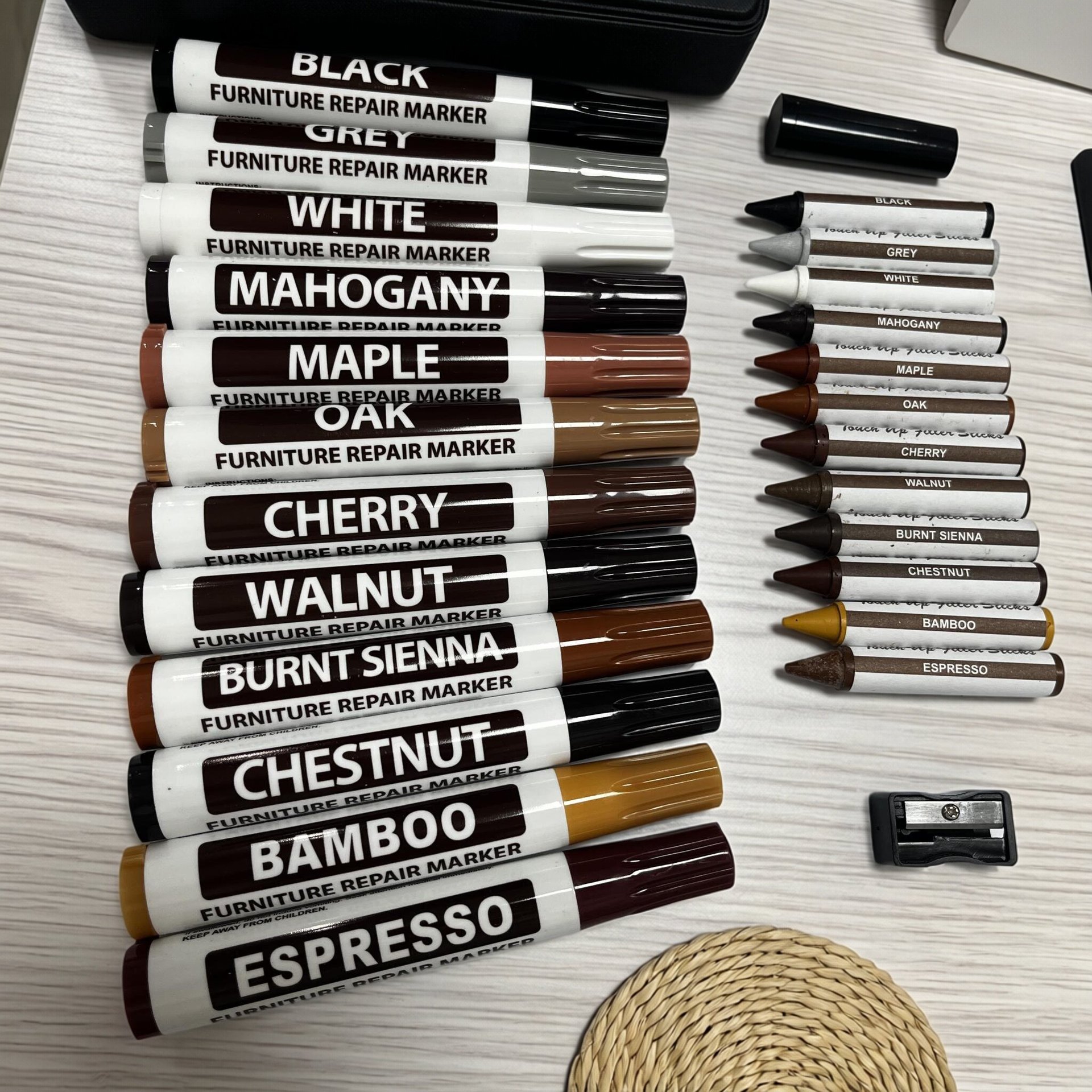 [En stock a partir de 1 unidad] Rotulador de pintura para reparación de suelos, rotulador para retoques de color en muebles y puertas de madera, crayón, sacapuntas