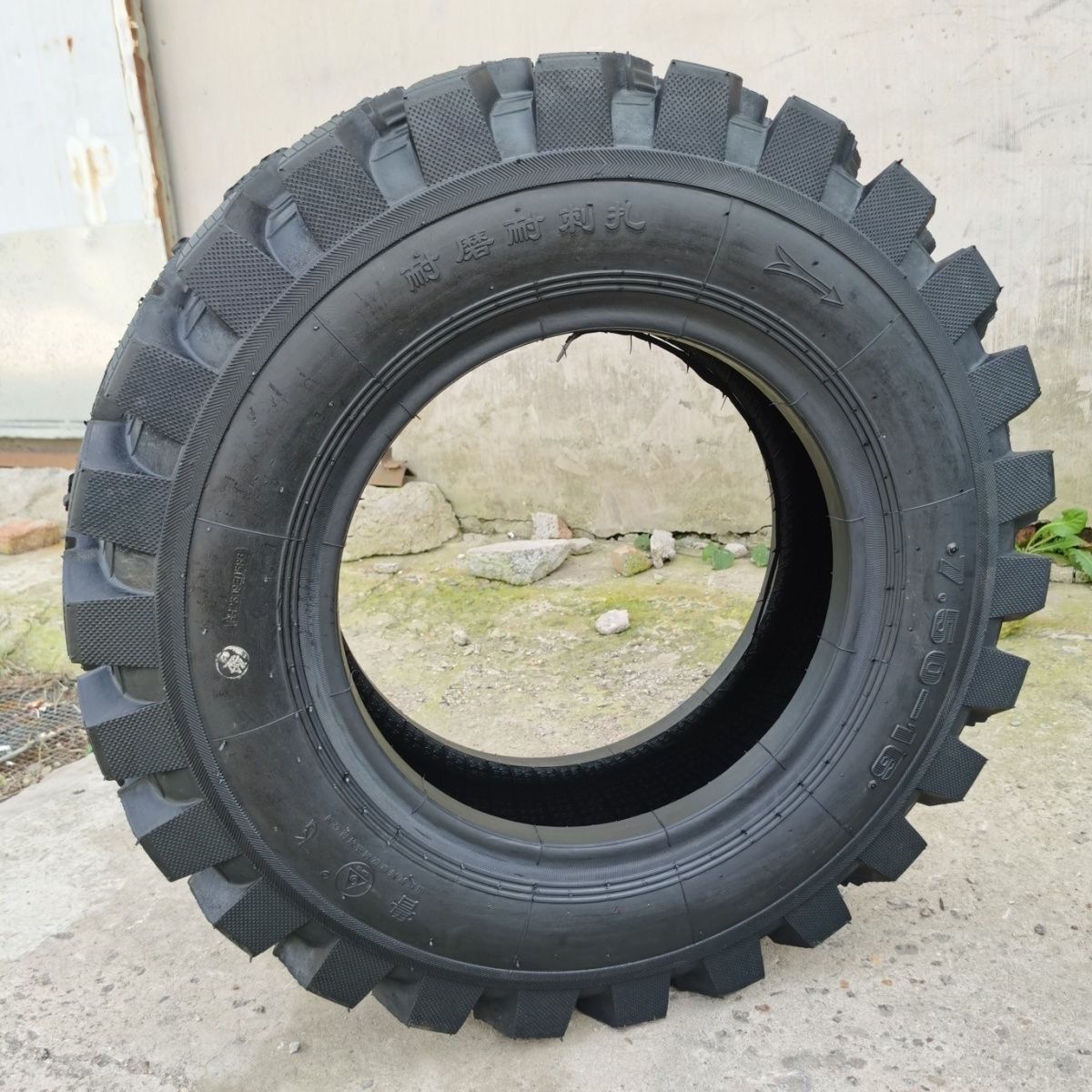 600/650/700/750-12 14 16 Agricultural Four-Wheel Tricycle Tractor with Reinforced Herringbone Tires