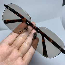 世行东海水晶眼镜冰糖色无框切边400弯清凉养目镜天然水晶眼镜厂