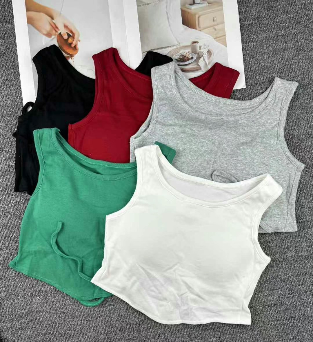 Chica caliente con chaleco sin mangas, mujer umbilical nuevo verano hermoso cinturón de espalda con una camisa de base corta 226