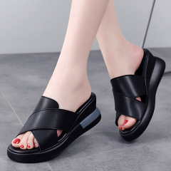 Women's Summer Outdoor Leather Slippers 2023 New Thick Sole One-Piece Slope Heel Loafers for Women Flat Mother Cooling Slippers