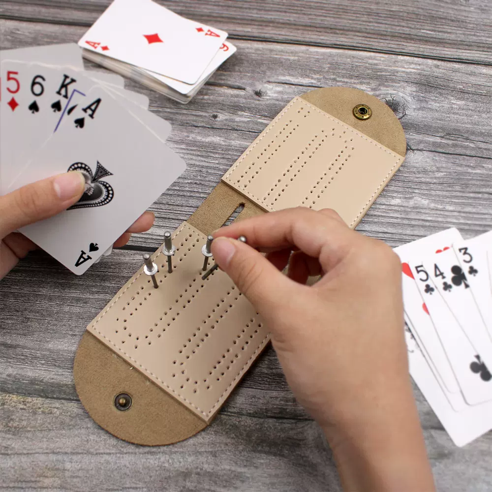 现货棋牌桌游克里比奇游戏计分板 皮革游戏积分本 扑克棋牌便签本