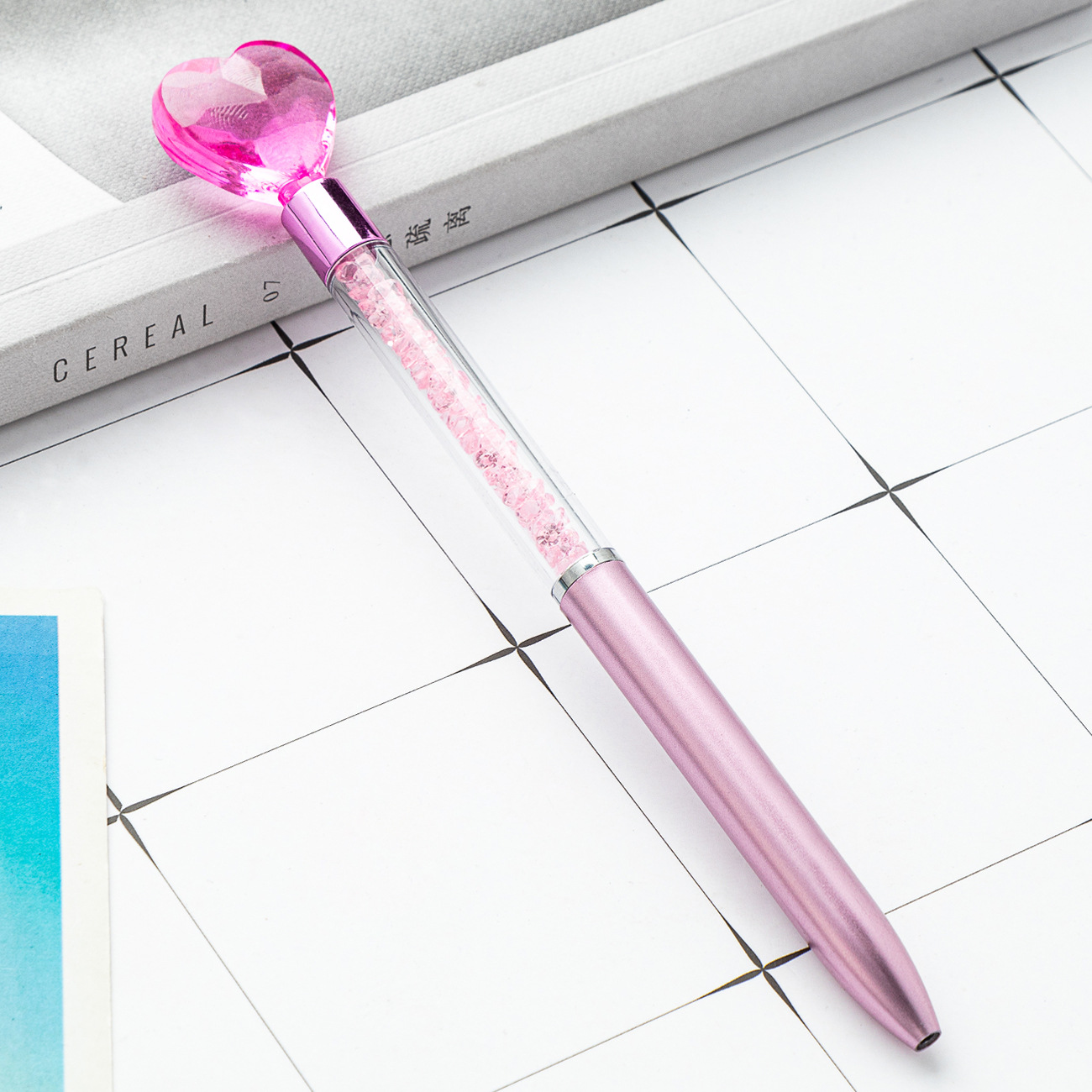 Bolígrafo de plástico de nuevo estilo al por mayor logotipo imprimible bolígrafo de cristal de amor creativo bolígrafo de regalo publicitario promocional del hotel