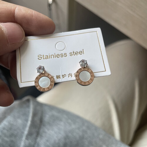 Black round diamond stud earrings titanium steel rose gold plated earrings simple temperament Korean personalized women's earrings