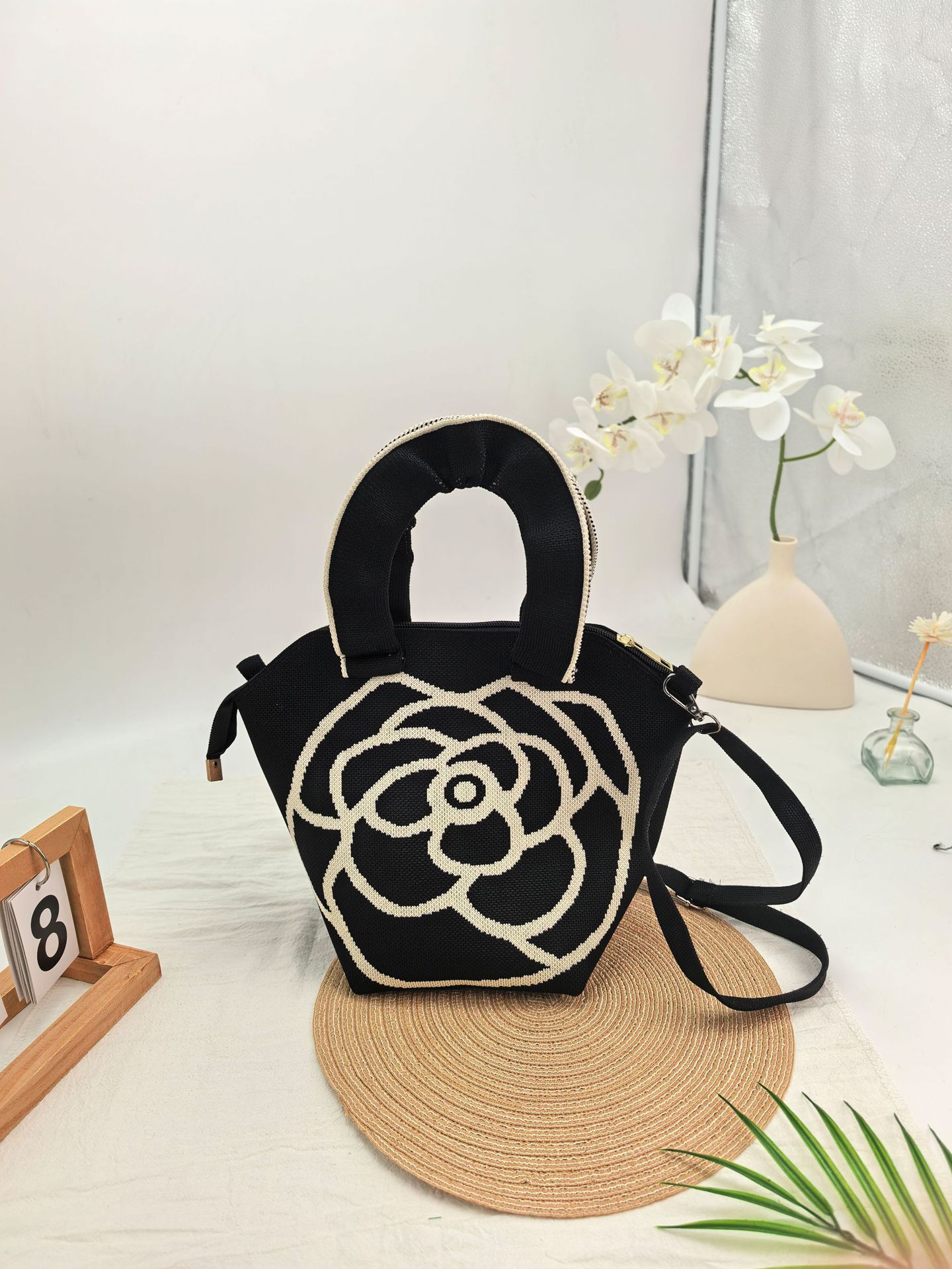 Cartoon Graphic Knit Shell Chain Strap Handbag 46