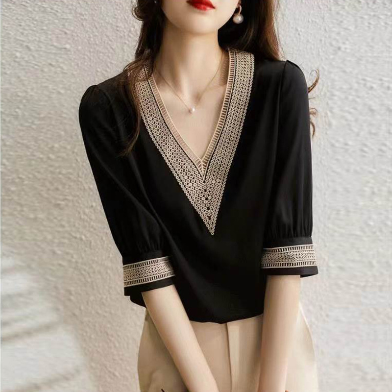 Gejia's New 2024 Summer Chiffon Short-Sleeved Shirt V Neck Slim Embroider Splicing Mulberry Silk Satin T-Shirt for Women