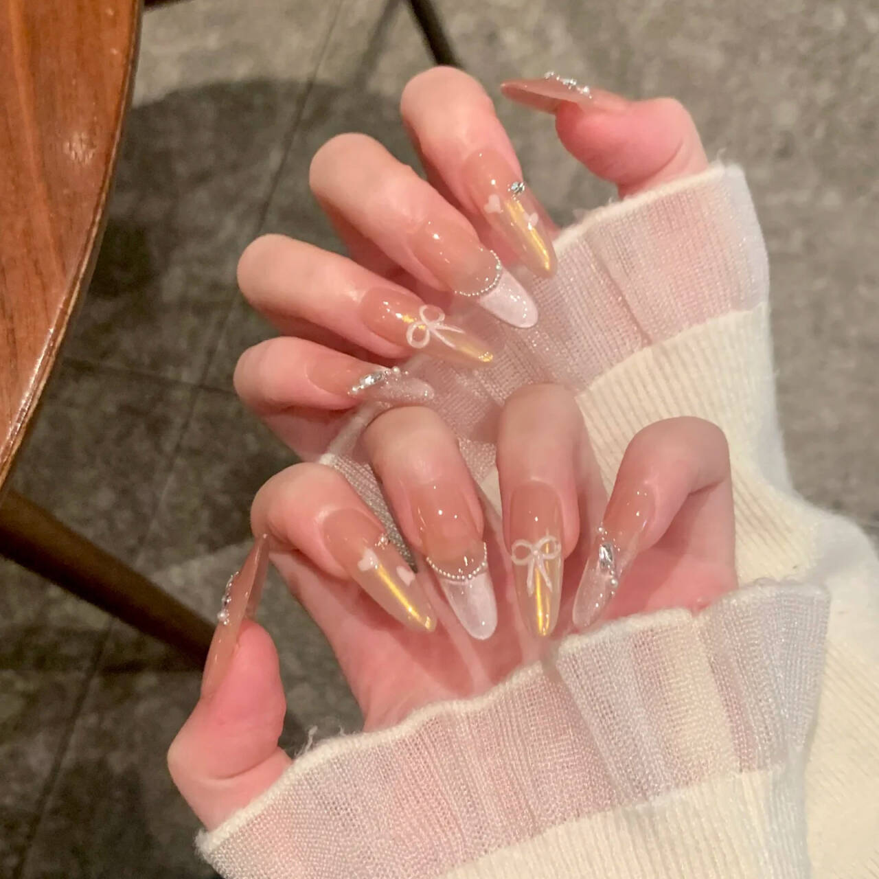 Red de celebridades de Internet, diamante hecho a mano, armadura de almendras, ojos de gato franceses largos, lazo de amor, uñas de uñas, productos terminados