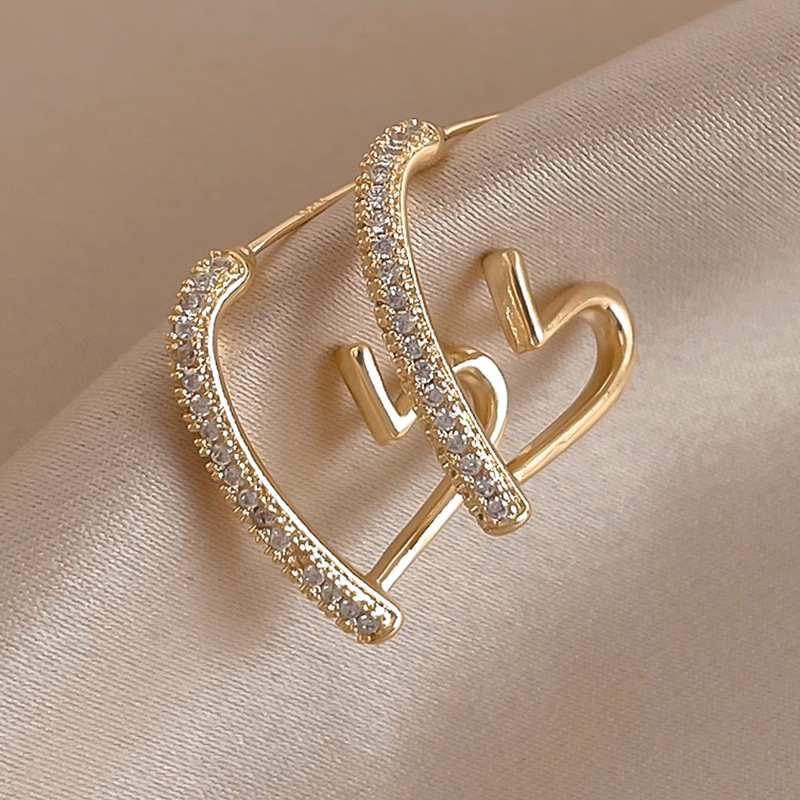Fashion Heart Shape Copper Hollow Out Zircon Earrings 1 Pair