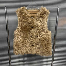 2025年秋冬新款美式加厚保暖外搭羊羔毛时髦洋气毛绒马甲女