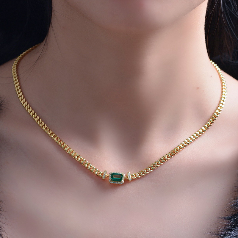 Collar de diamantes de alto carbono cortado en flor de hielo de plata 925 nuevo estilo transfronterizo femenino chapado en oro 10K abuela verde cadena de clavícula moda salvaje