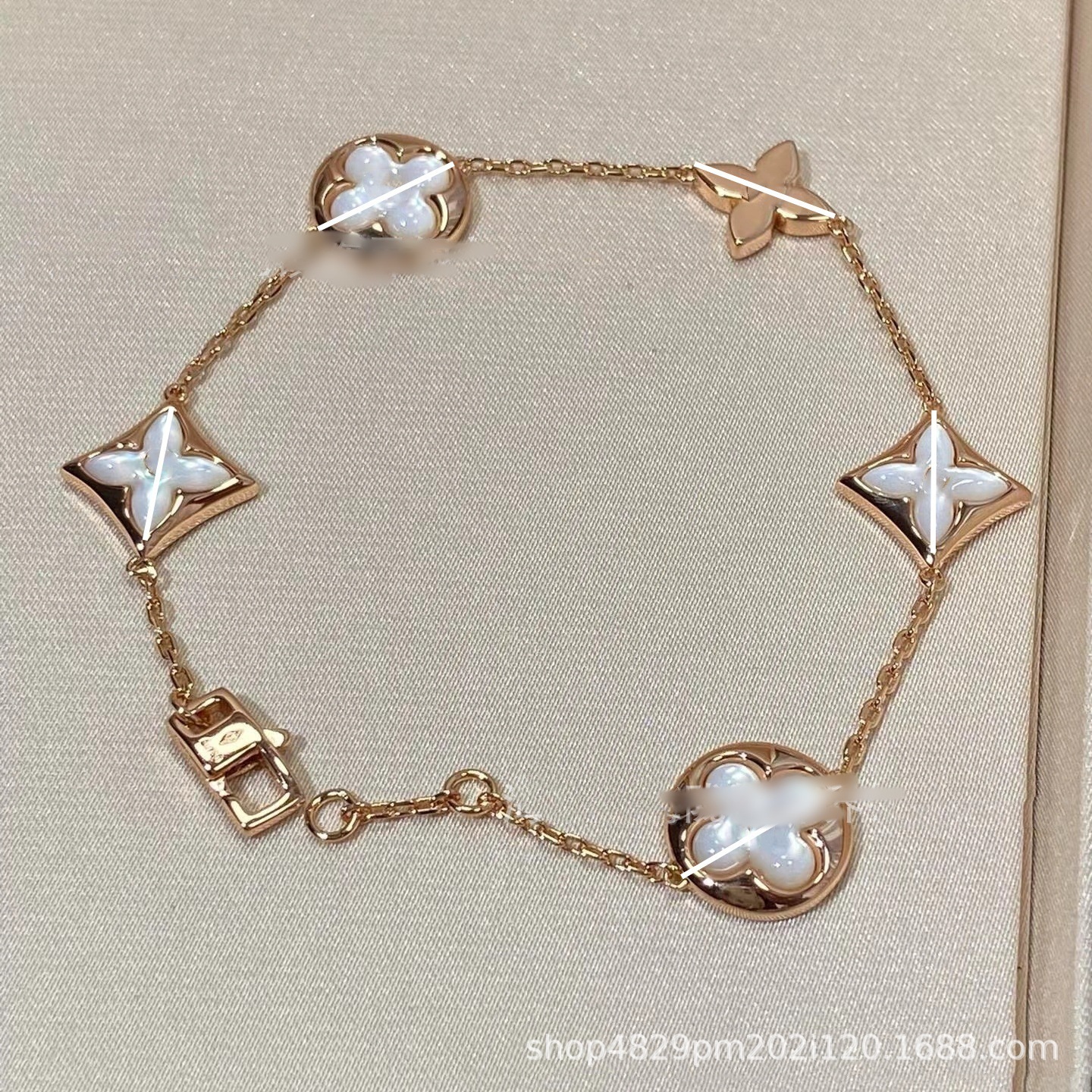 ロバの家四葉草四花五花ブレスレット女性用18Kローズゴールドメッキ軽奢菱形丸型白貝母ネックレスins