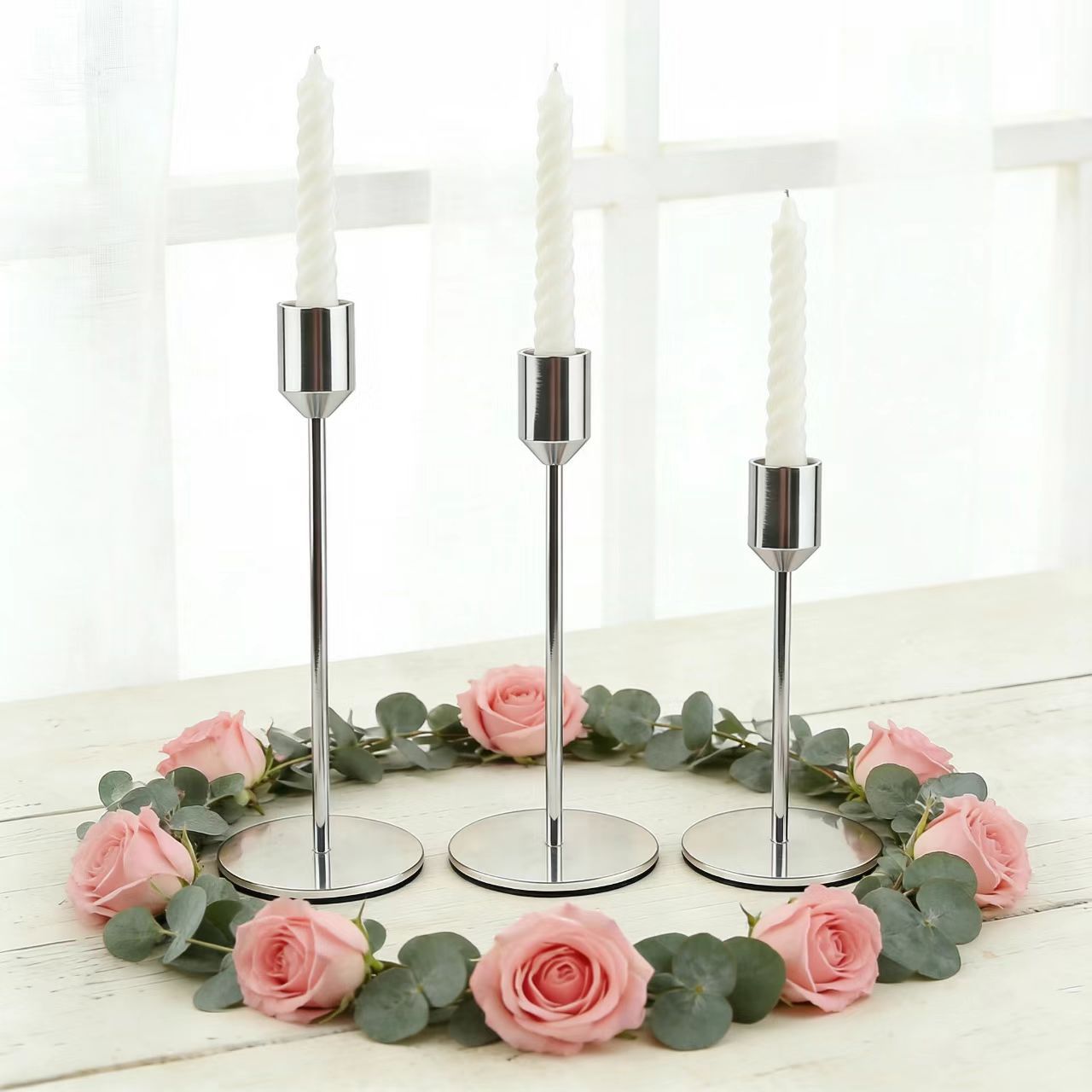 Candelaria de estilo nórdico simple dorado candelabros de hierro forjado mesa de comedor taza de velas romántica decoración de cena a la luz de velas