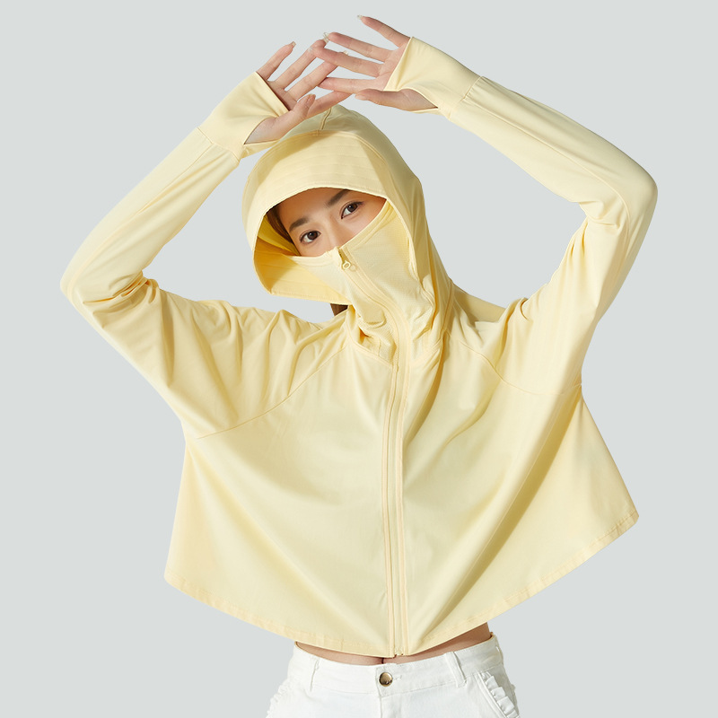 Jiao Xia es el mismo tipo de ropa de protección solar para hombres de verano helado cómodo anti-UV ropa de piel para mujeres transpirable desmontable sombrero