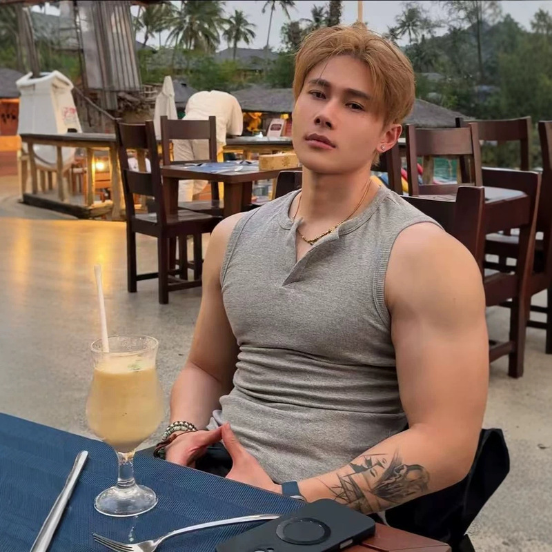 Summer Men's Ribbed Henley Collar Sleeveless Vest, Breathable and Quick-Drying, for Fitness and Running Summer Men's Ribbed Henley Collar Sleeveless Vest, Breathable and Quick-Drying, for Fitness and Running