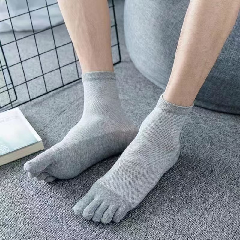 五本指の靴下の男性の長い筒の網の目の逸芬のメーカーの直接販売の男性の靴下の夏の5本の指の春秋の金は足の指の綿の靴下を分けます|undefined