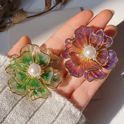Yaxa sancaqları Brooch, Classy Niche Classy