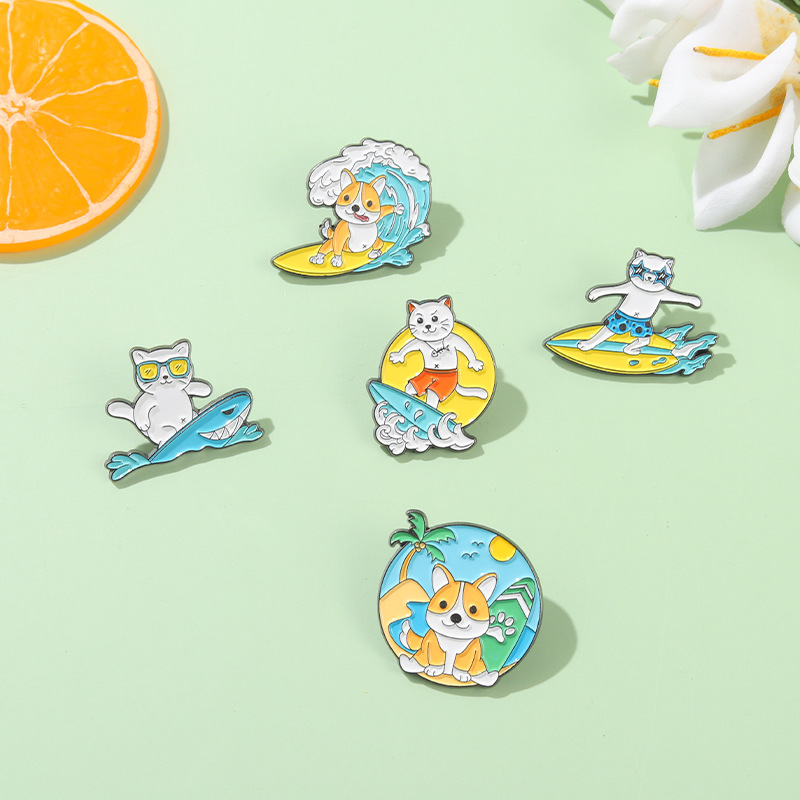 Cartoon Cute Animal Seaside Adventure Surfing Alloy Brooch display picture 2