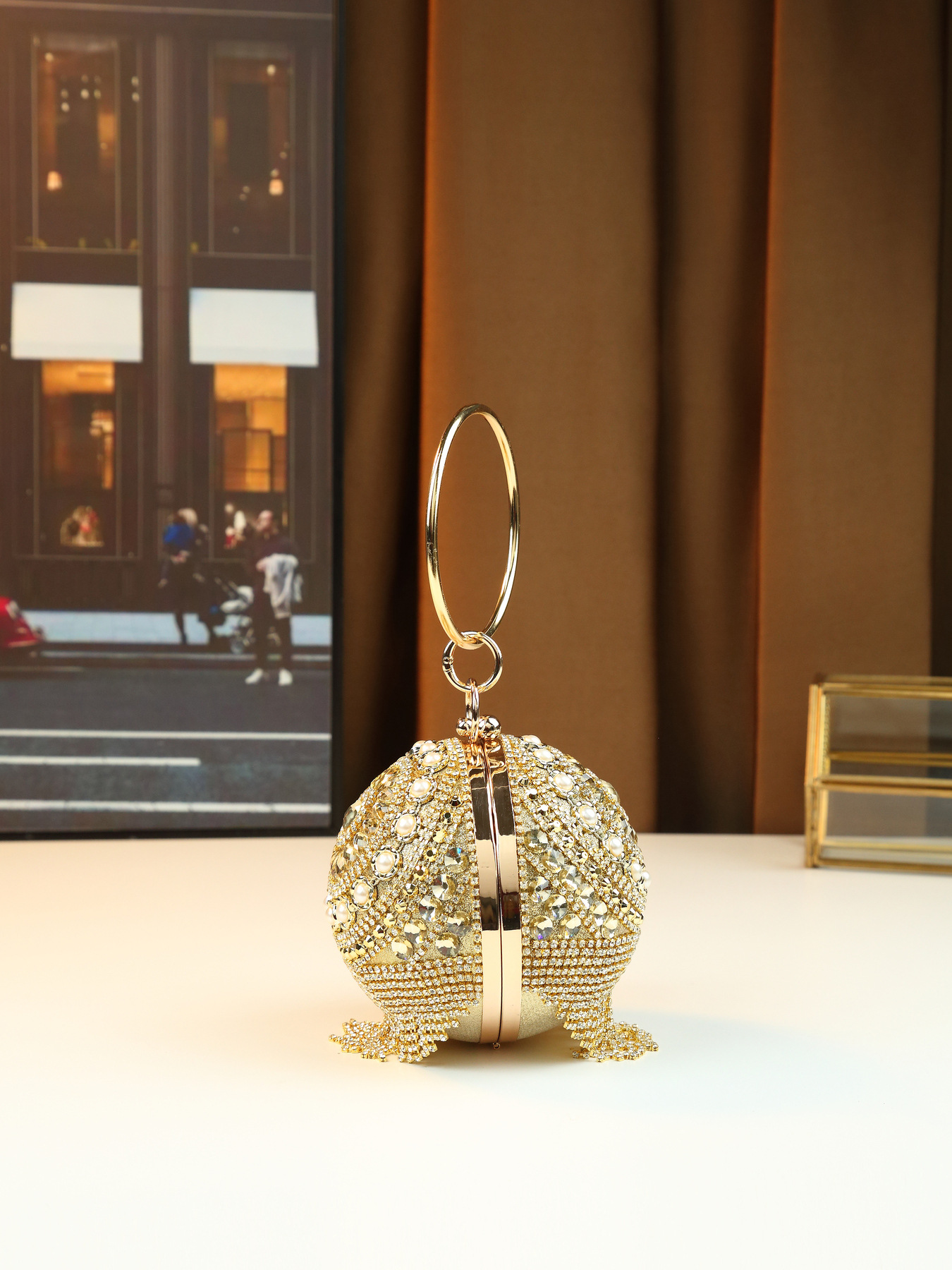 Damväska axelväska med pärlor strass och kedjerem_voghion.com