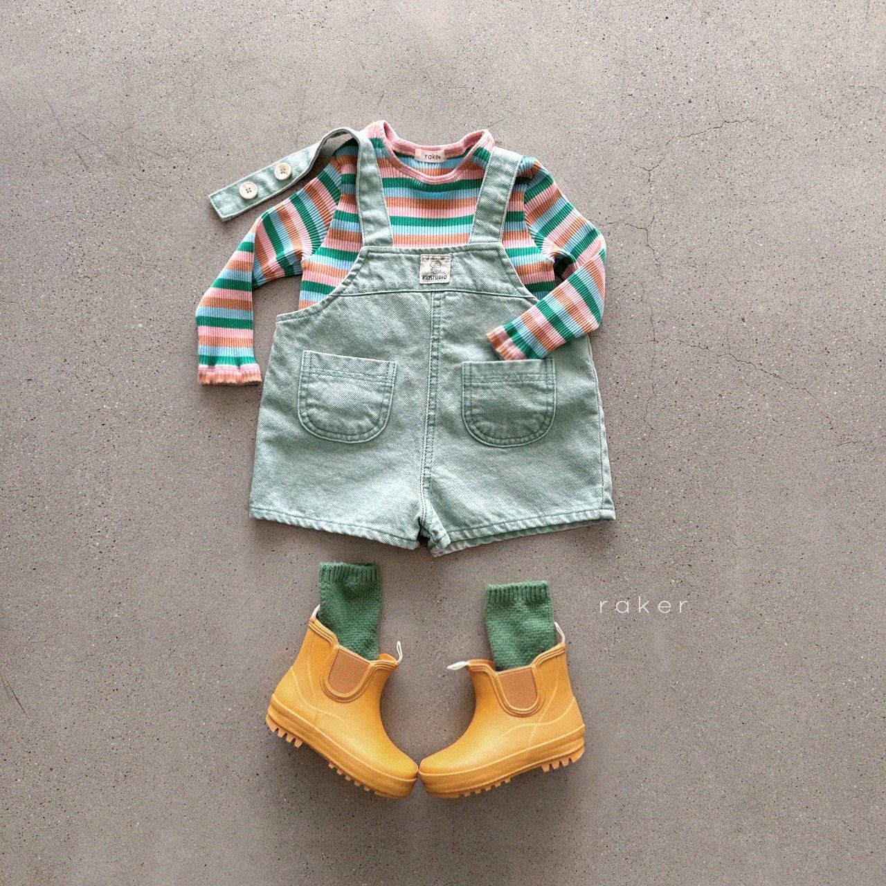 Ropa de salida para bebés, ropa de primavera, blusa de manga larga, ropa infantil, versión coreana, ropa infantil de primavera, blusa de fondo a rayas para niñas de primavera