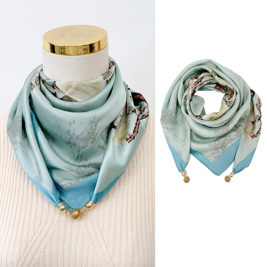 라이트 블루---순백 목련(65 모조 실크 자석 버클 사각 스카프)