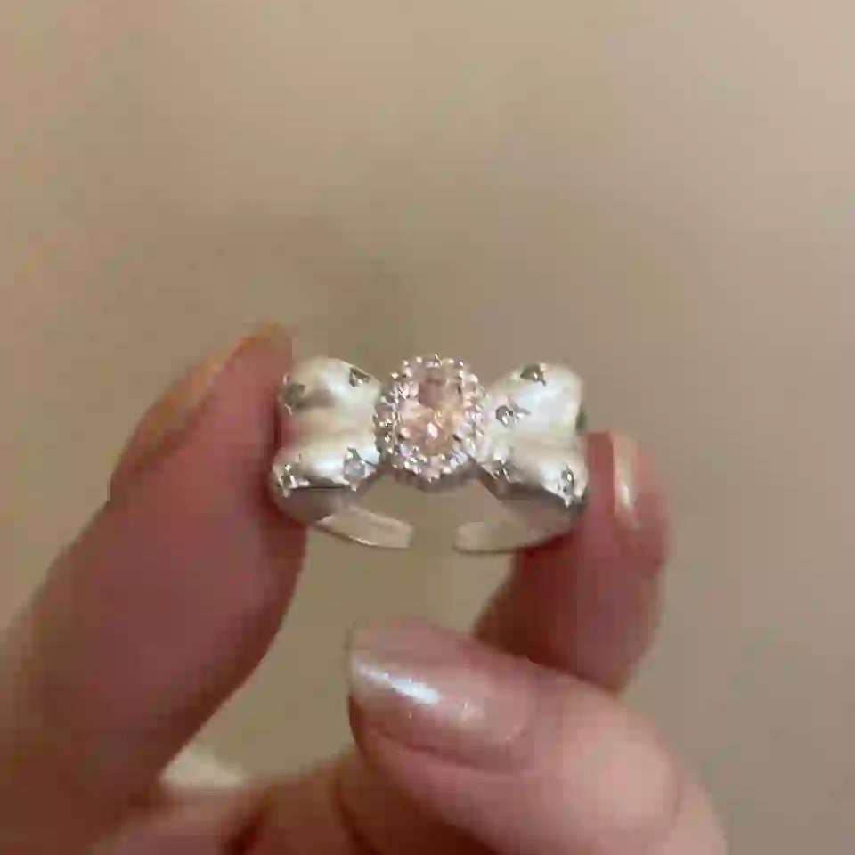 Fashionable matte cute ring with bow