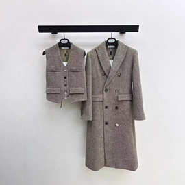 深圳南油26早春法式气质V领短款小马甲双排扣长款毛呢大衣两件套