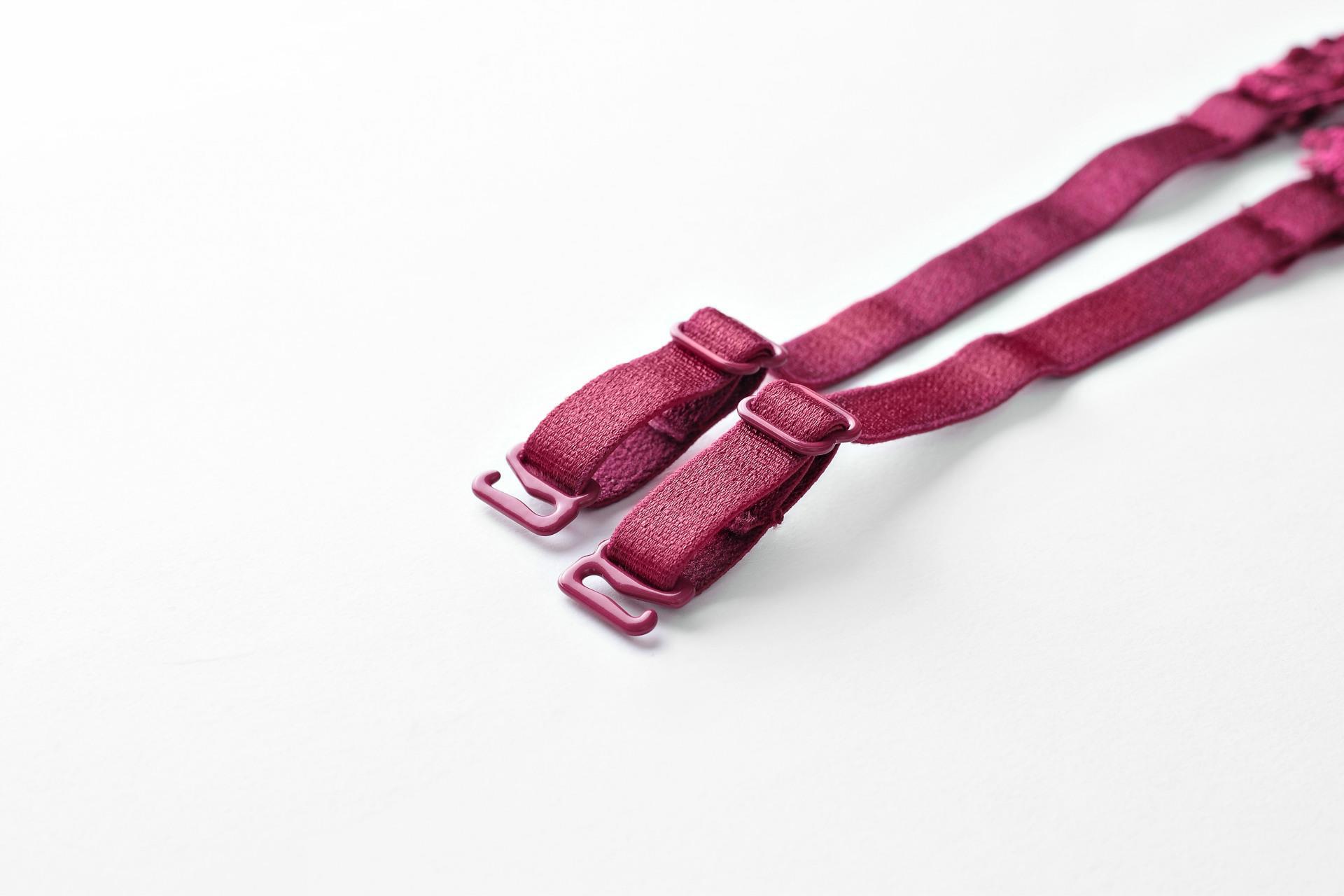 Conjunto de sutiã e calcinha em renda para mulher sexy_voghion.com