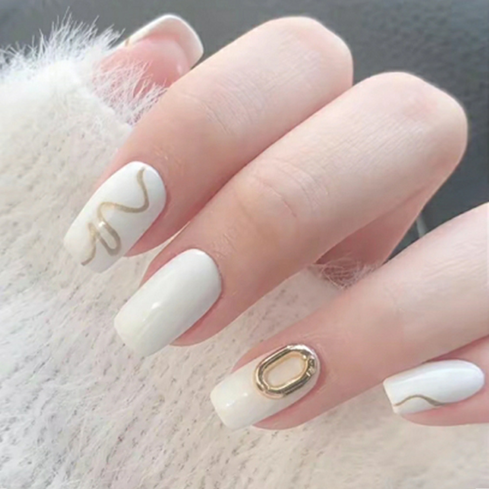 24 piezas de armadura blanca, adornos de oro, armadura de vestir, encanto único, uñas de uñas con incrustaciones de diamantes, parche de uñas simple de moda al por mayor
