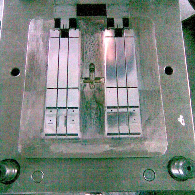 供应各类塑料模  模具设计制作 电子电器模具生产加工