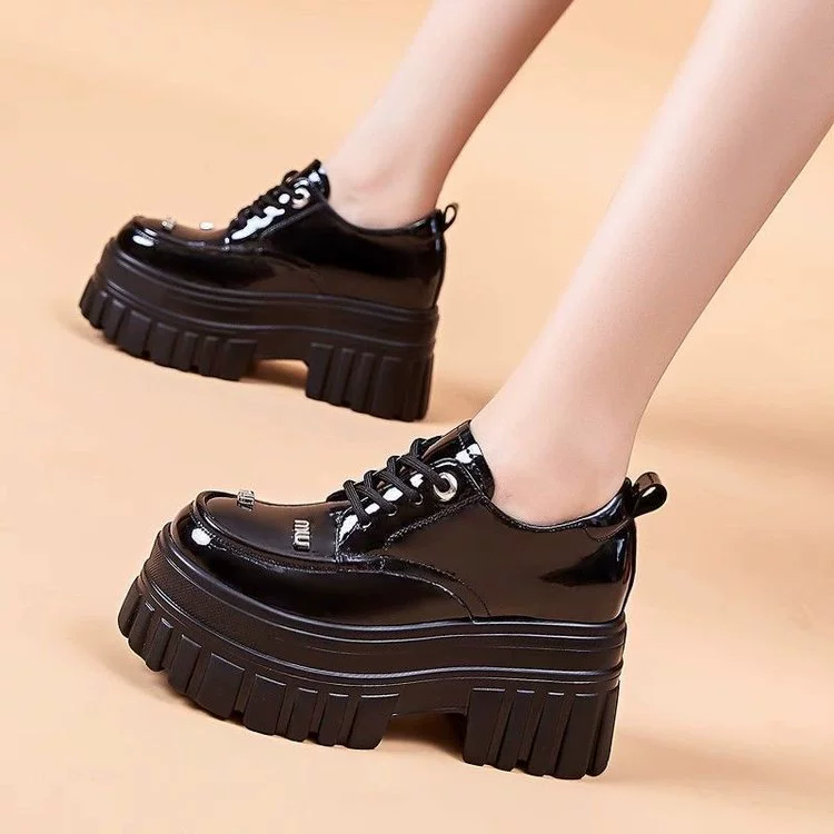 Черные маленькие кожаные туфли женский 2024 новый осенний толстый фон ретро усиленный внутри Lefu обувь лакированная кожа французский нишевый одиночный туфли
