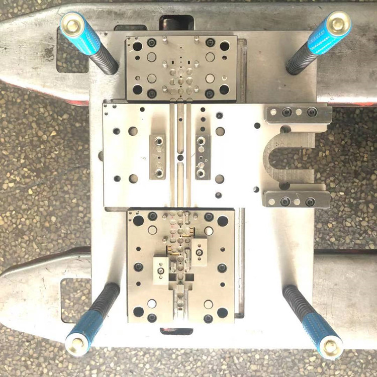 机加工五金冲压弹片电池片接触片折弯模具设计组装维修