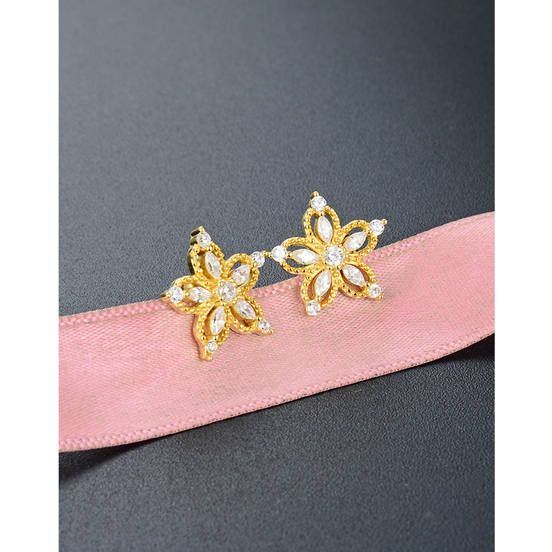 925 pendientes de flor de plata esterlina pendientes de temperamento simple nicho de alto grado hueco de cinco pétalos de flor pendientes de diamantes para mujeres