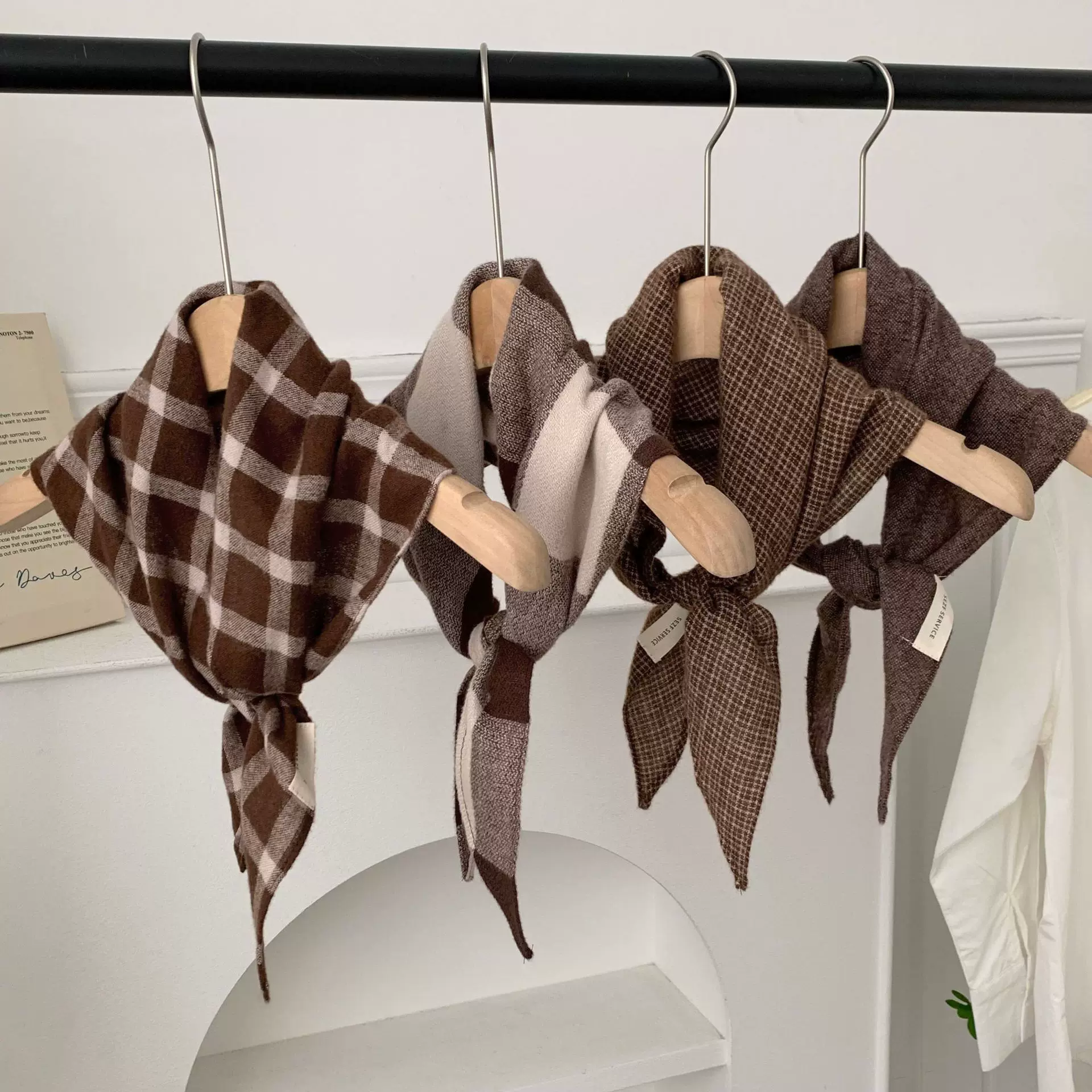 初秋新款韩系ins 暖色调格子丝巾系脖高级感气质菱形巾薄款围巾女