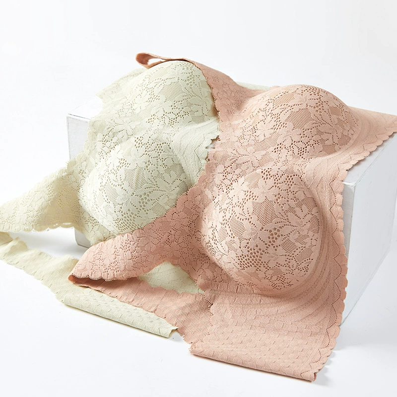 Маленькая грудь без следов, чтобы собрать спортивную красотку, кружевное нижнее белье без стального кольца