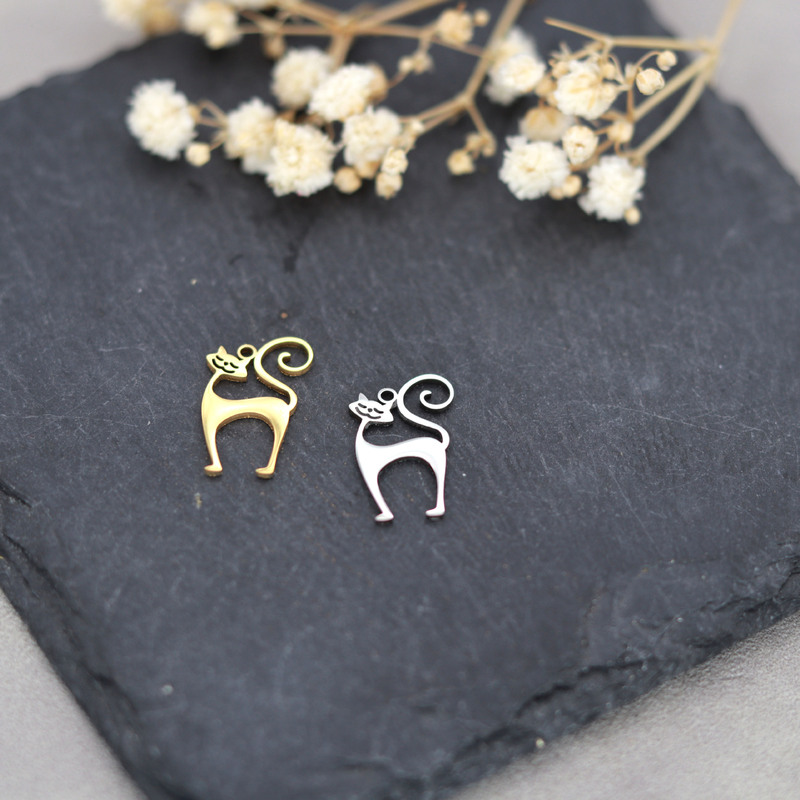 New personality cat neck cat pendant pendant production supplies earrings DIY accessories