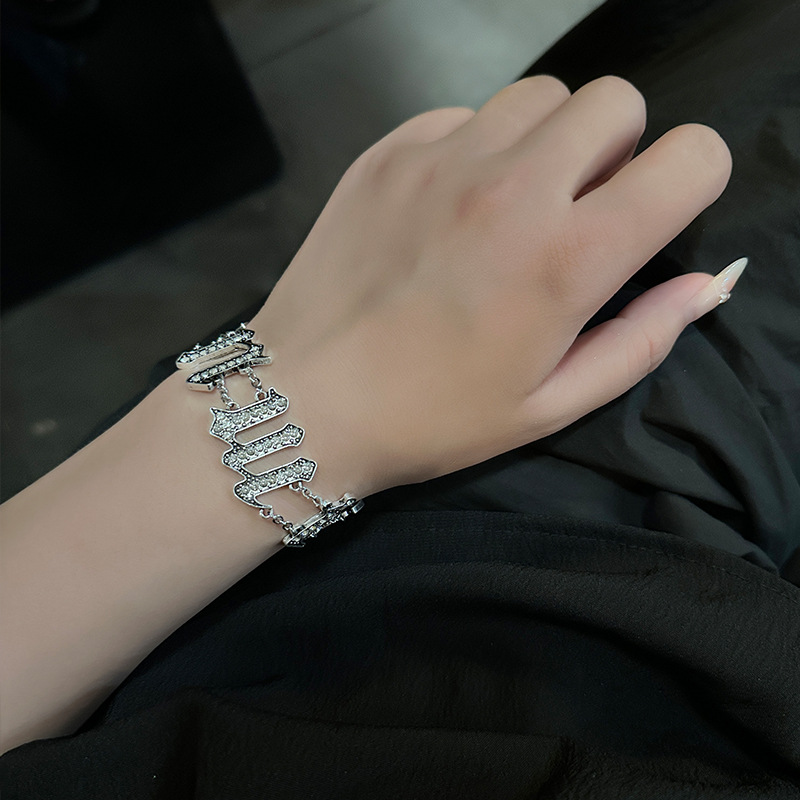 Brand retro necklace and bracelet