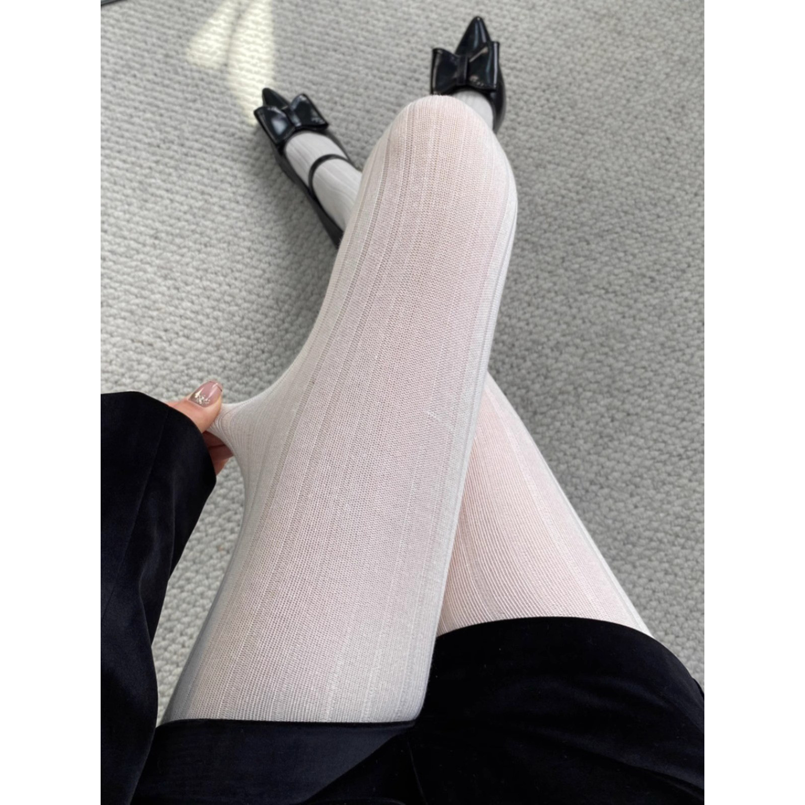 가을과 겨울 레깅스 여성용 흰색 세로 패턴 팬티 스타킹 한국식 miu 스타일 심플 올 매치 다리가있는 얇은 바닥 가을 바지