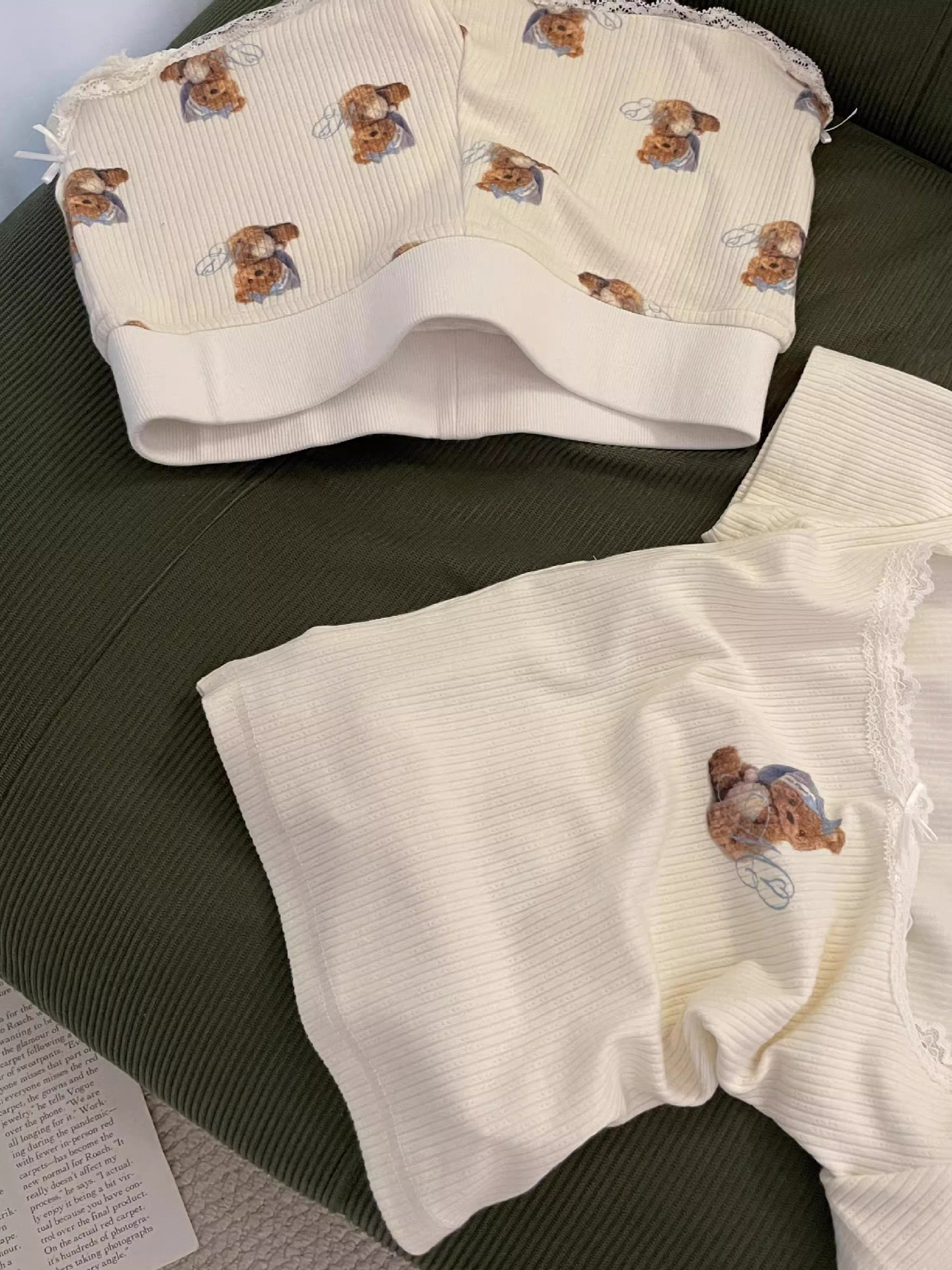 かわいい熊のレースのショートパンツの女性の夏の薄いタイプの韓国系のギャルの純欲風の高い腰の外は家庭服のカジュアルなズボンを着ます。