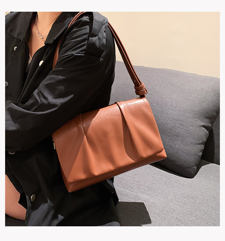 Retro Small Bag 2021 New Trend Simple Fashion Solid Color Messenger Bag Autumn One-shoulder Armpit Small Square Bag display picture 12