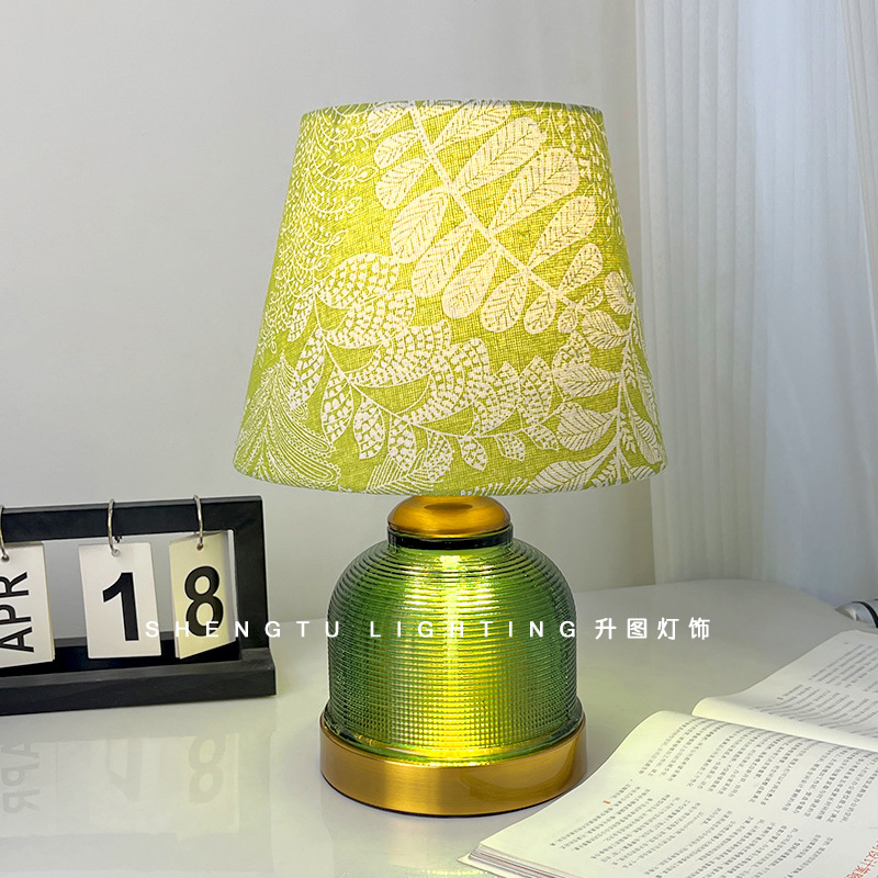 Table Lamp, Bedroom Bedside Lamp, High-End American Retro Atmosphere Lamp, Zhongshan Lighting Fixtures, 
