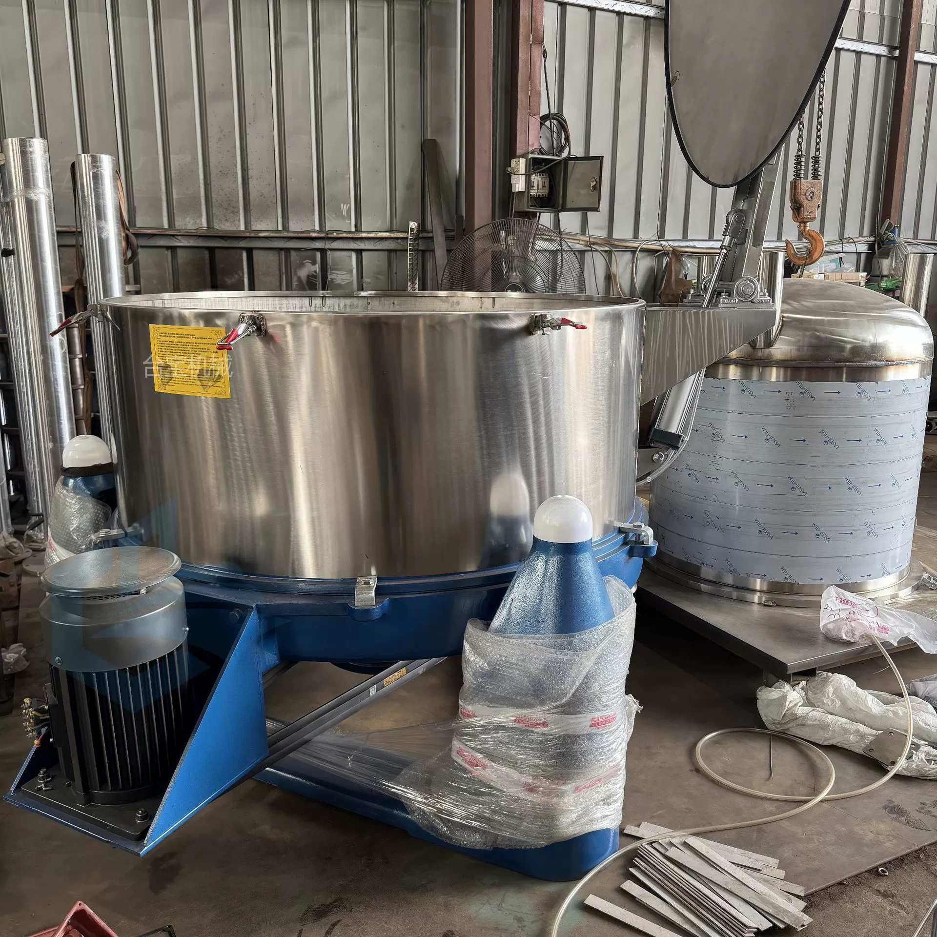 Трехногий центробежный сушильный двигатель оборудование для дезинфекции фруктов и овощей полотенце для стирки пищевой автомобиль подушки промышленного оборудования