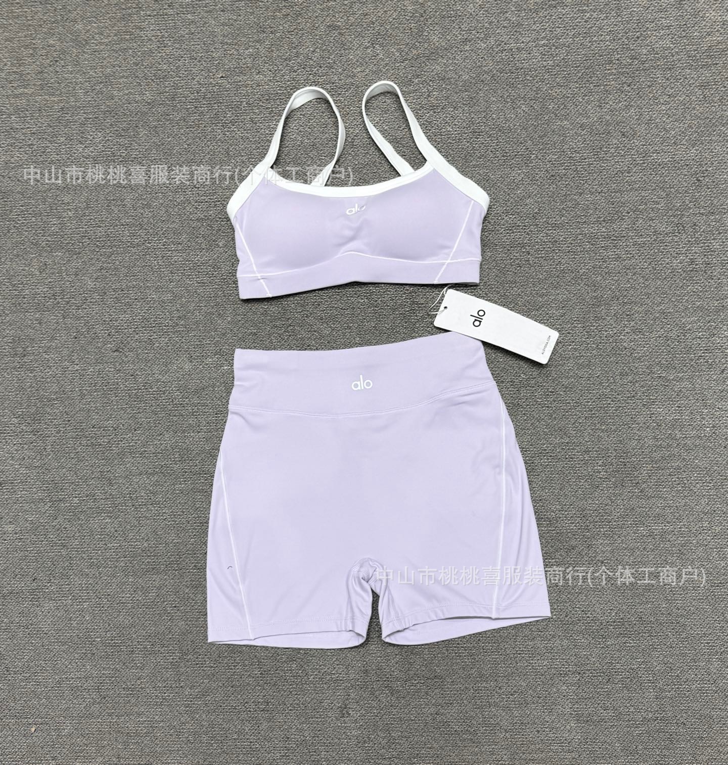 Inventario desnudo de alta elasticidad yoga conjunto de sujetadores de cintura de elevación de cadera línea de acondicionamiento de forma pantalones cortos de ejercicio al aire libre para mujeres