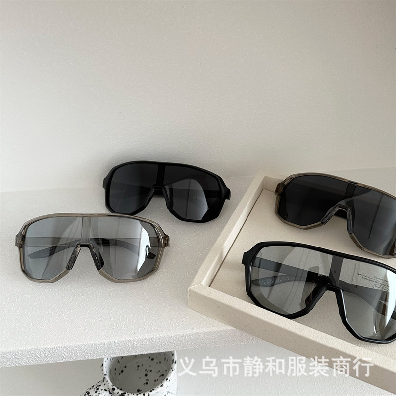 夏の新しいスタイルの拡大フレーム屋外サイクリング防風サングラス、男性と女性用、ファッショナブルでシンプルな顔見せ小型登山ゴーグル|undefined